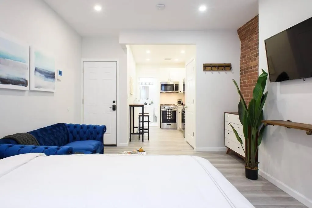 240-9 Luxury Prime Location Studio W&D New York