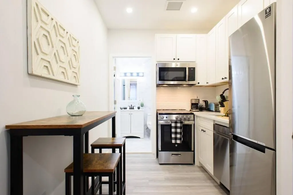 240-9 Luxury Prime Location Studio W&D New York